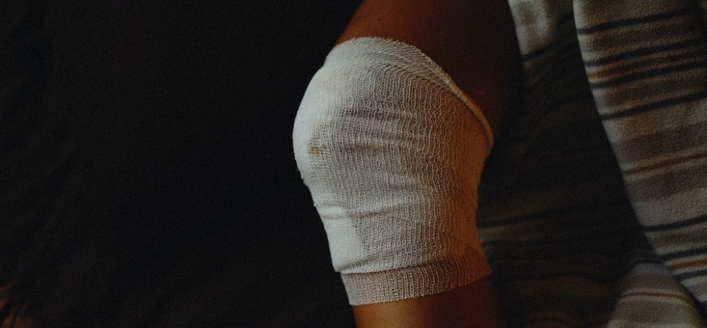 Knee Wrapped gauze wound